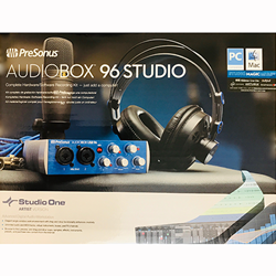 Interface AudioBox 96 Studio Bundle